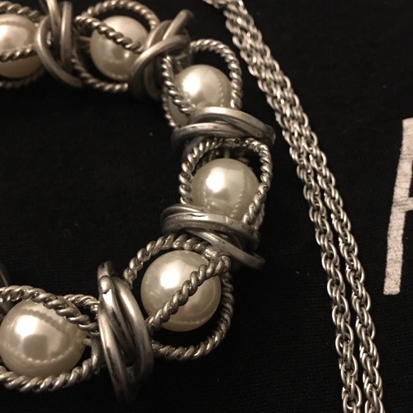 Jewelry Set - Picture 3 of 9